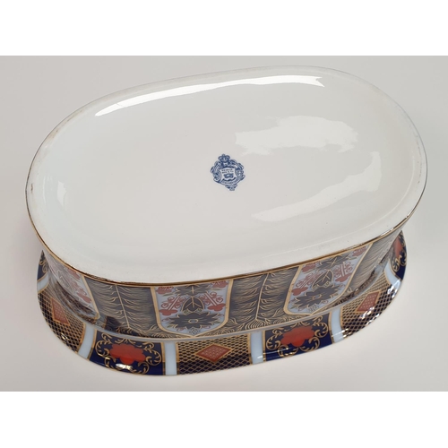 67 - Pair of Roselle OCC & Co. Porcelain Jardinieres, H:11x  W:26 x D:16cm