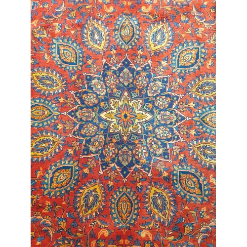 71 - Fine Handwoven Vintage Persian Sarouk Carpet Centre Medallion. L:325 x W:210cm