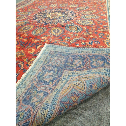 71 - Fine Handwoven Vintage Persian Sarouk Carpet Centre Medallion. L:325 x W:210cm