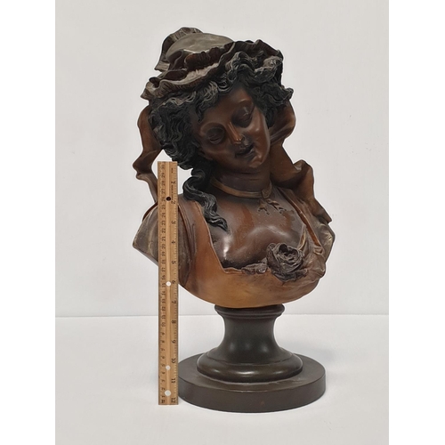 18 - Reproduction Bust - 