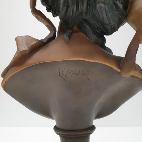 18 - Reproduction Bust - 