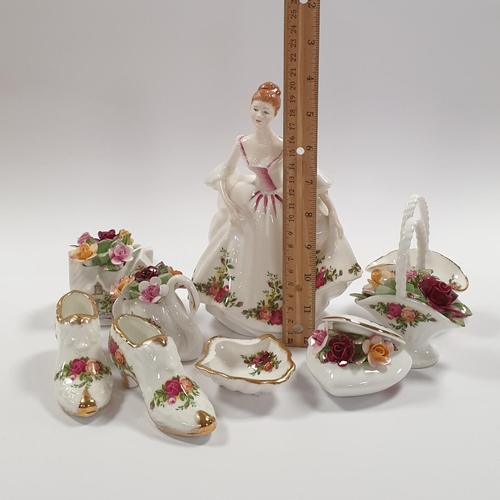 35 - Royal Doulton 