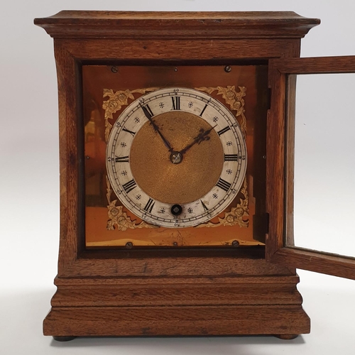 36 - Brass Faced Oak Mantle Clock with Pendulum and Key. H:25 x W:21 x D:13cm