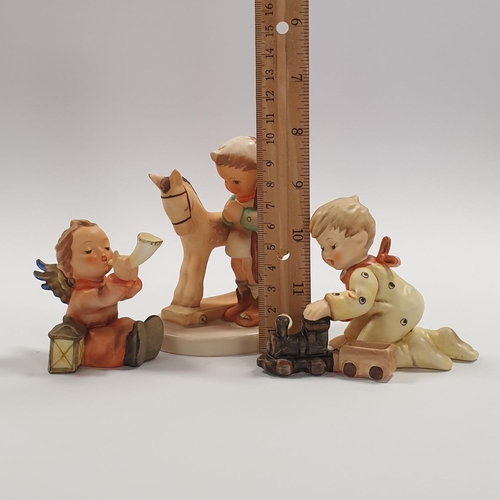 285 - Lot of 3x Hummel Figurines, Height 10cm