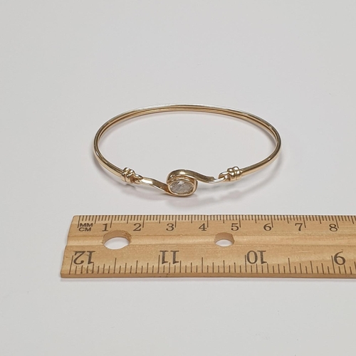 325 - 9ct Gold Bracelet with White Stone. Total Weight 7.1g