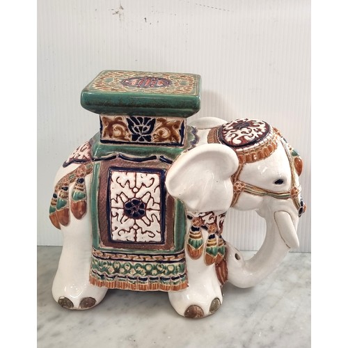 64 - Small Elephant Table Top Ceramic Plant Stand, H: 28cm x W: 33cm