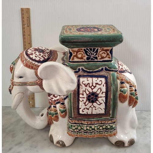 64 - Small Elephant Table Top Ceramic Plant Stand, H: 28cm x W: 33cm