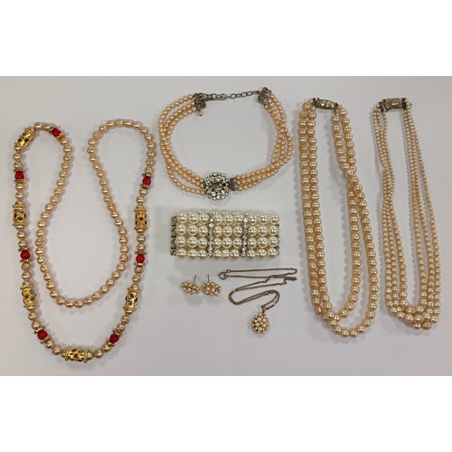 227 - Assorted Lot of Costume Pearl Jewellery to include: 4 x Necklaces, 1 x Bracelet, 1 Pendant & Earring... 