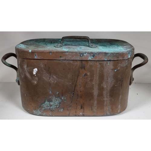 97 - Large lidded Antique copper fish kettle H:17cm x W:40cm x D:19cm.