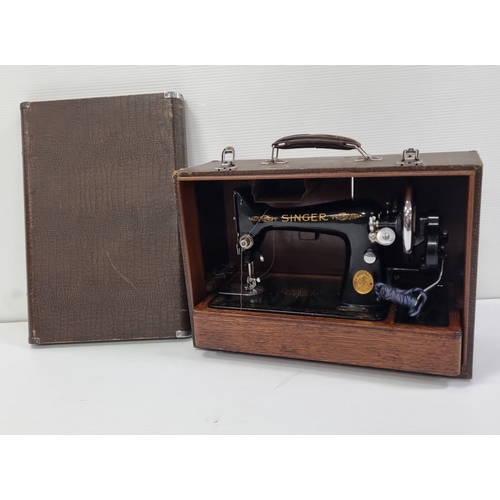 206 - Singer hand-crank sewing machine in carry case, serial no. EB386837