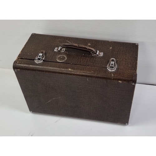 206 - Singer hand-crank sewing machine in carry case, serial no. EB386837