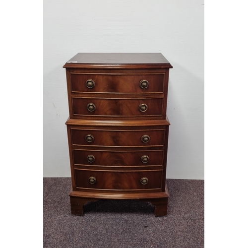 239 - Neat mahogany chest on chest style chest of drawers H:74cm x W:43cm x D:33cm.