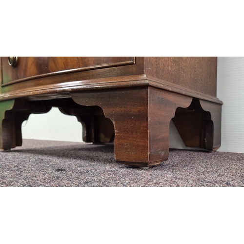 239 - Neat mahogany chest on chest style chest of drawers H:74cm x W:43cm x D:33cm.