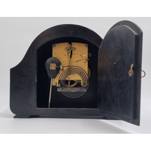 22 - Smiths Enfield oak mantel clock, H: 24cm.