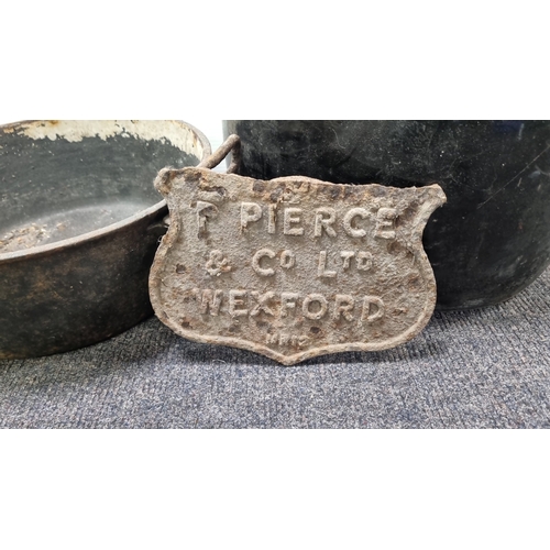 32 - Lot 4x Pots (one with lid) and Pierce & Co. Ltd. Wexford plaque