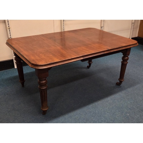 49 - Victorian mahogany extending dining table with winder  H: 71cm X W: 107cm X L: 150cm Open (44cm leaf... 