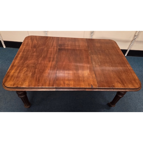 49 - Victorian mahogany extending dining table with winder  H: 71cm X W: 107cm X L: 150cm Open (44cm leaf... 