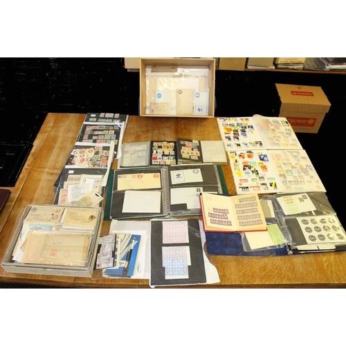 136 - GB POSTAL STATIONERY (quantity in a carton) M or U from all reigns, also Cinderella labels in stock ... 