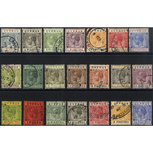 374 - 1924-48 set to £1, complete FU, SG.102/122, Cat. £1200 (21)