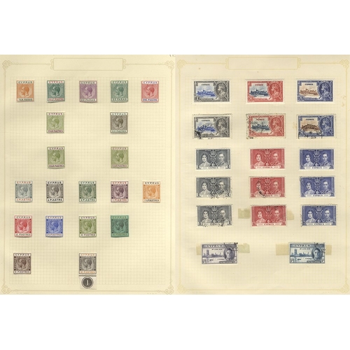 122 - BRITISH COMMONWEALTH M & U accumulation in a small box comprising One Country ranges on pages, with ... 