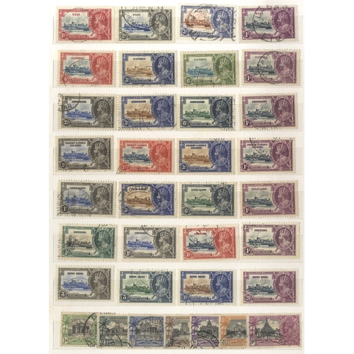 312 - 1935 Silver Jubilee complete set, with Egypt & Samoa 1d P.14 x14½, U mostly c.d.s, many fine. (251) ... 