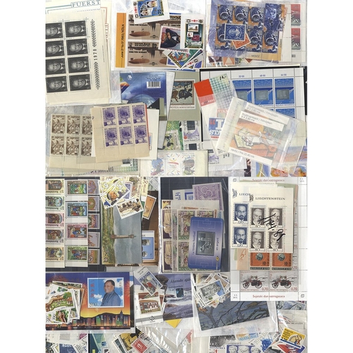 83 - FOREIGN package of modern UM stamps, sets, souvenir sheets etc. in packets. ST.Cat. £3300