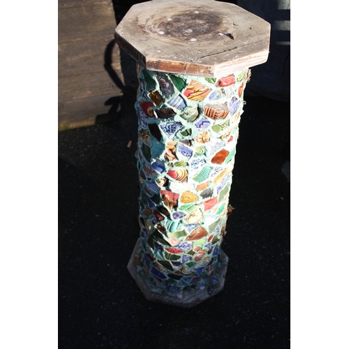 49 - China shard decorated column 32