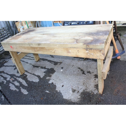 61 - Wooden work bench 29