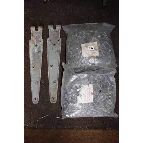 102 - 2 bags 50 mm nails & pair hinges