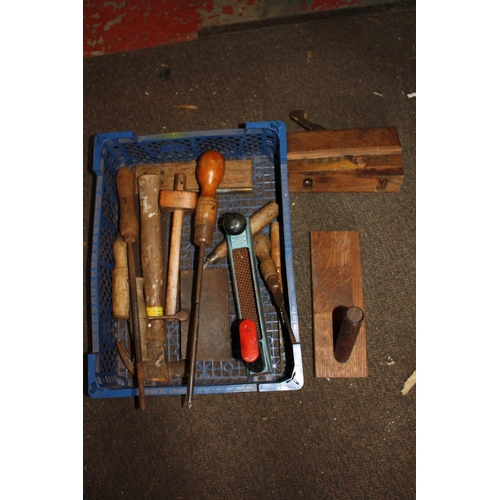 91 - Crate tools etc