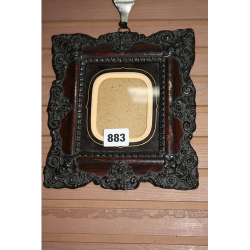 883 - Small carved frame 8