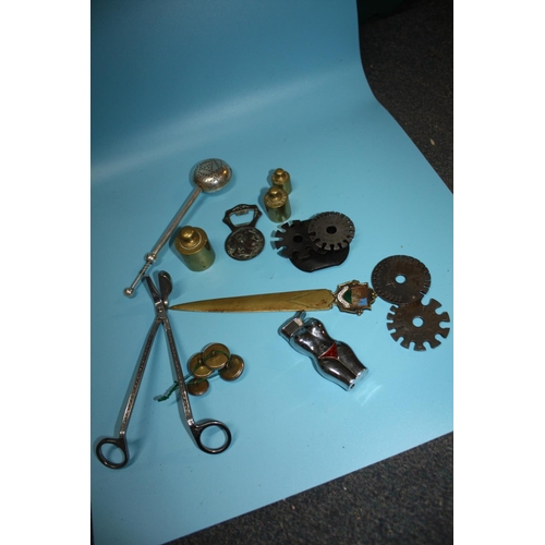 909 - Wire guages, brass weights, lighter etc