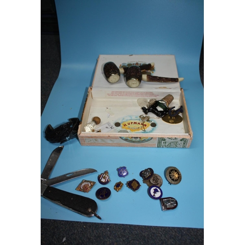 924 - Penknife, pipe shaped salt & pepper etc