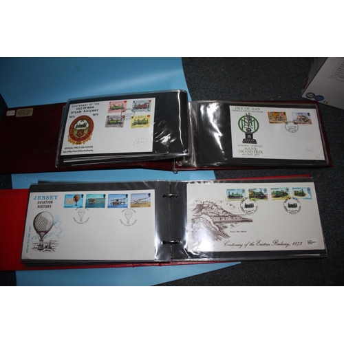 951 - 2 albums 1st Day covers