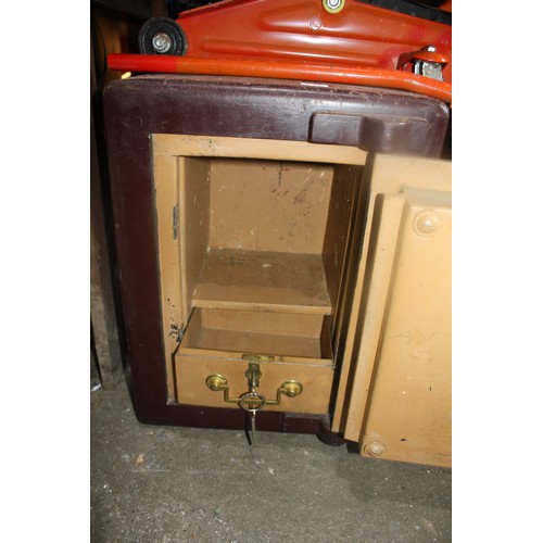 126 - Phillips & Sons vintage safe with key 15