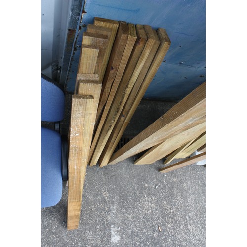 9 - Quantity assorted tanalised timber