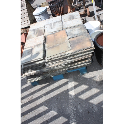 29 - Pallet approx. 210 slates 22