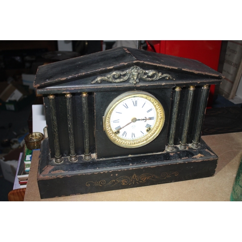 1402 - Metal painted column mantel clock 12