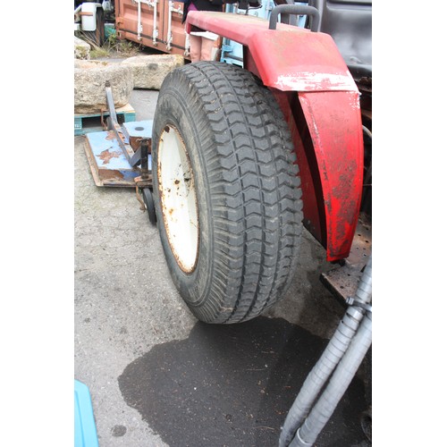 1 - Siromer 204S 4WD tractor complete with front loading bucket & rear topper 8018 hours.Tyre deflated
S... 