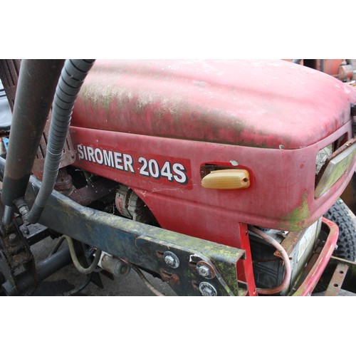 1 - Siromer 204S 4WD tractor complete with front loading bucket & rear topper 8018 hours.Tyre deflated
S... 