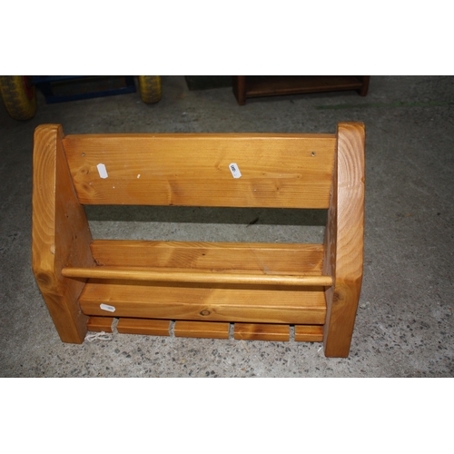 1788 - Small pine shelf 13