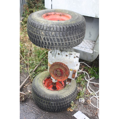 21b - Ride on mower axle (pulley turns)