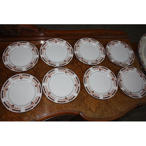 1777 - Large quantity Laklain by Dankotuwa tea & dinnerware & 2 other meat plates