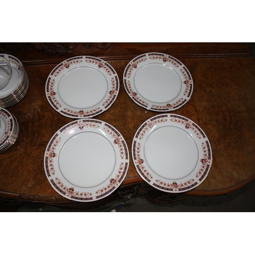 1777 - Large quantity Laklain by Dankotuwa tea & dinnerware & 2 other meat plates