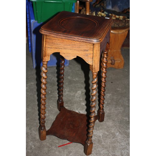 1821 - Oak barley twist plant stand