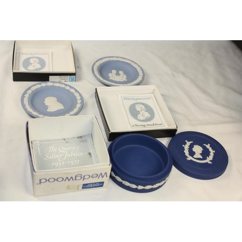 689 - 3 boxed Wedgwood items trinket box & 2 dishes