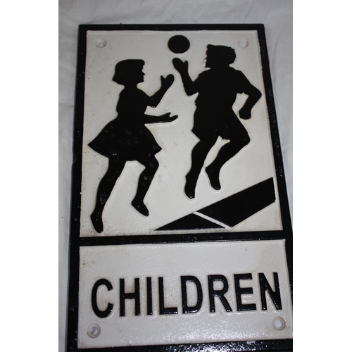 911 - Cast iron sign Children 12