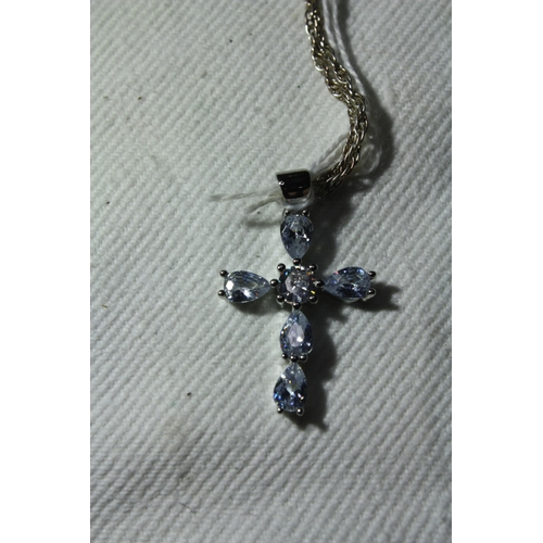 1069 - Silver stone set cross necklace