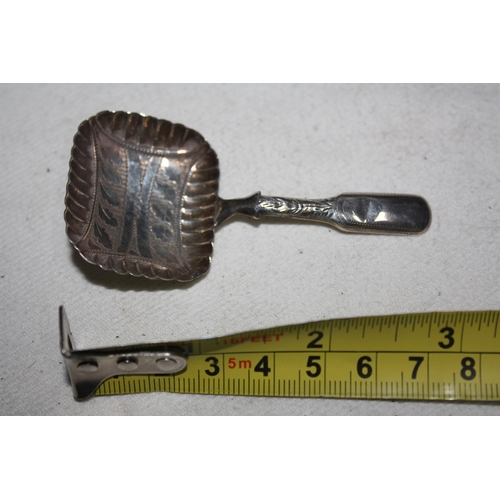 1147 - Silver caddy spoon 1821 8.4 grammes