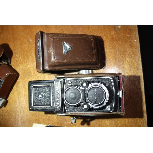 1310 - Yashi-MAT Copal MXV TWR camera with case